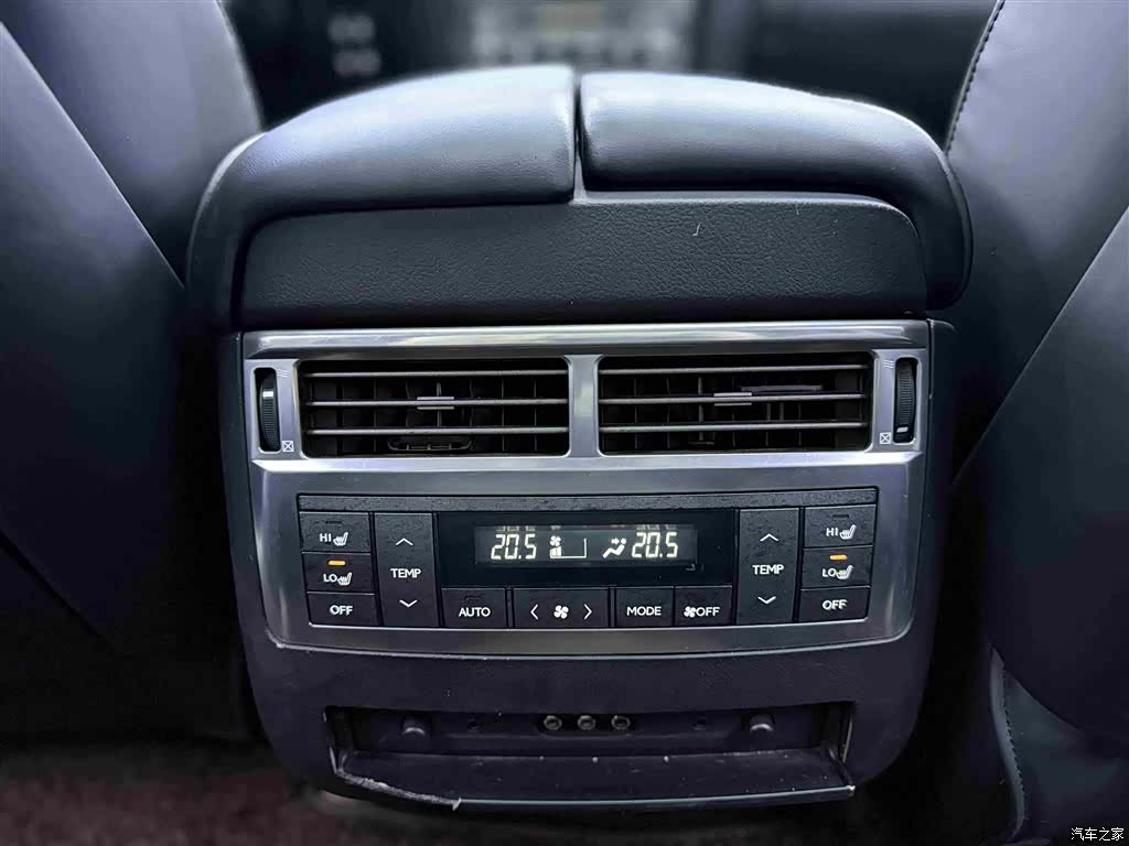 Lexus LX, 2008 11