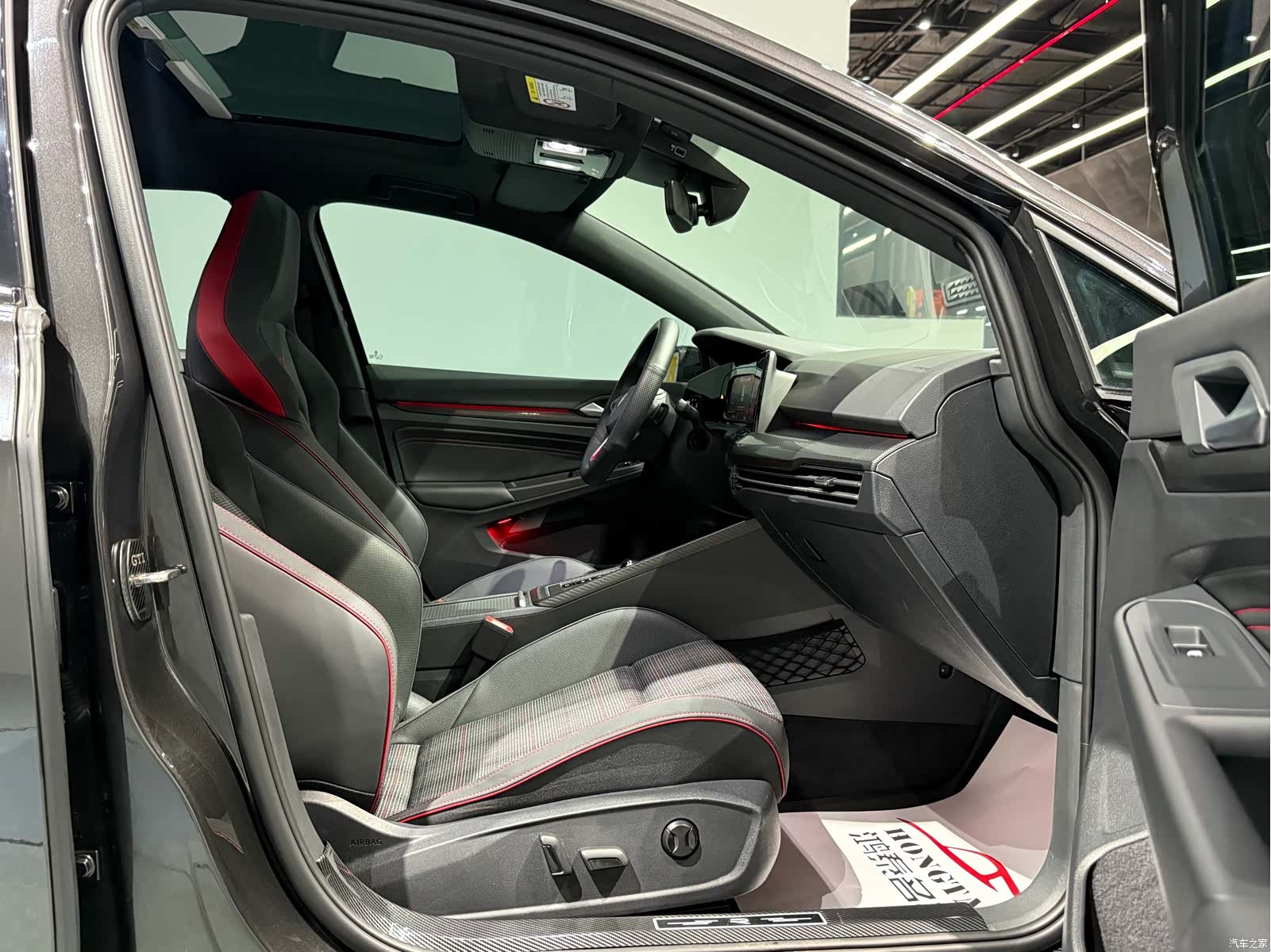 Volkswagen Golf, 2024 14