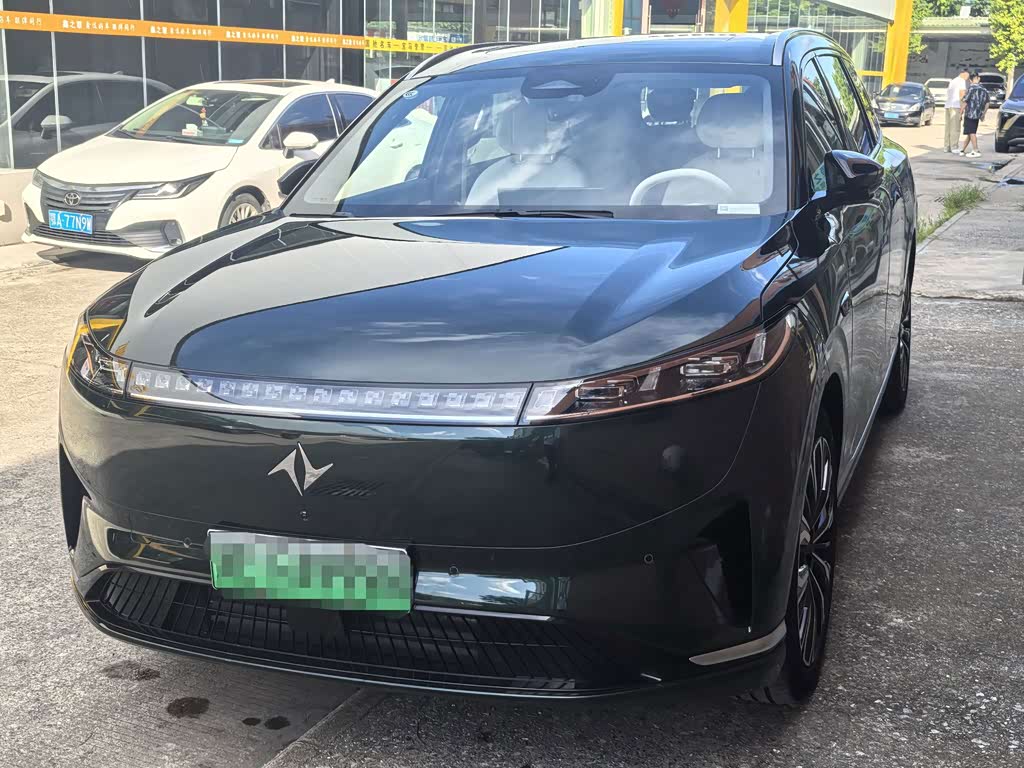Dongfeng eπ008