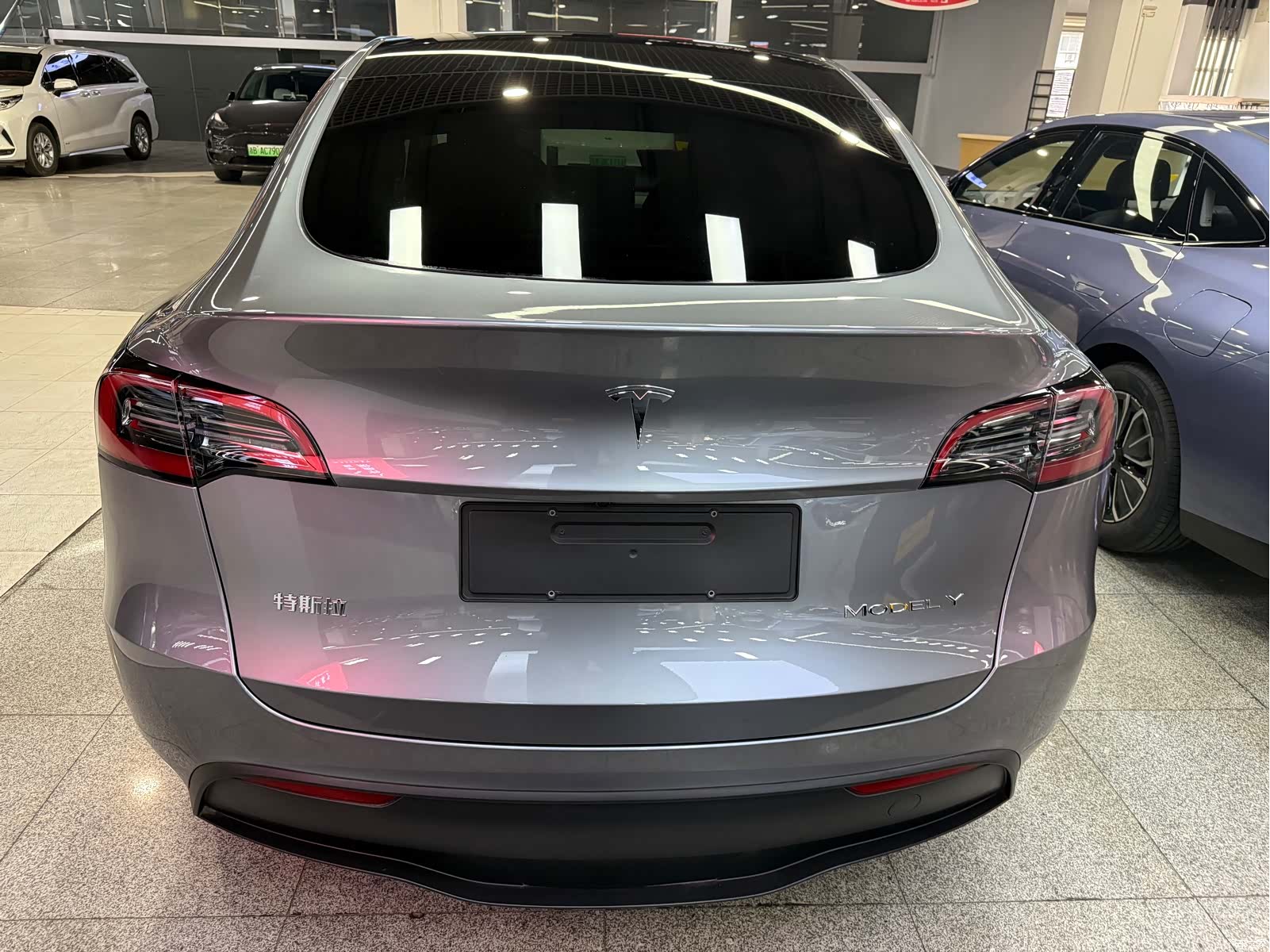 Tesla Model Y, 2024 18