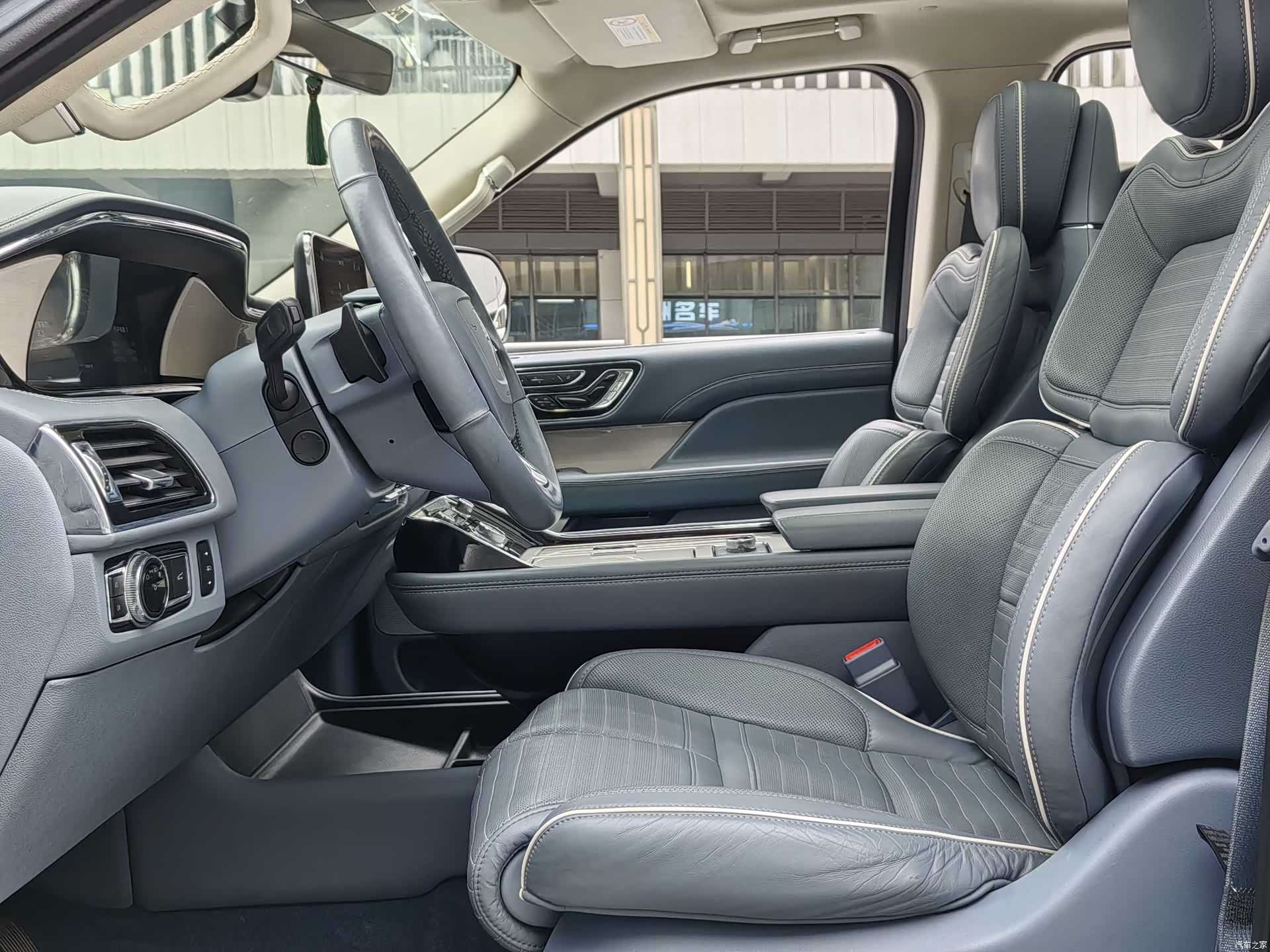Lincoln Navigator, 2021 9