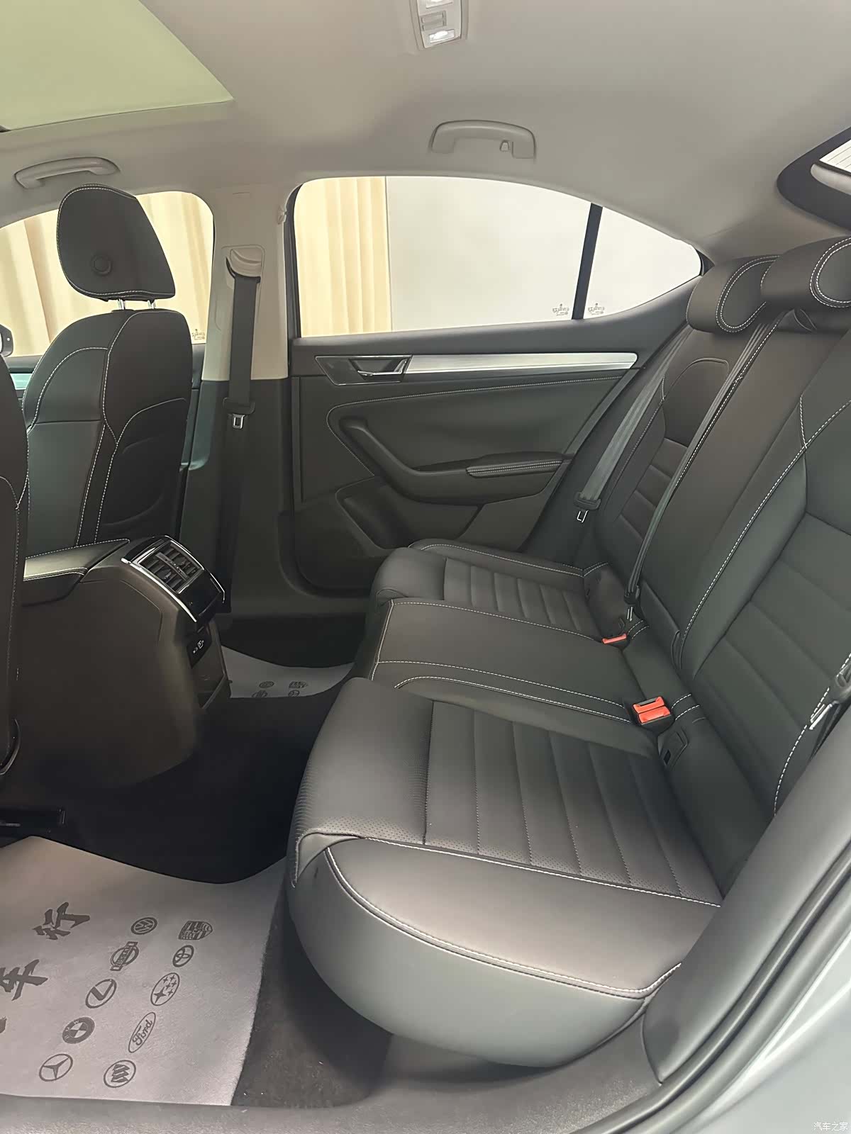 Skoda Superb, 2023 9