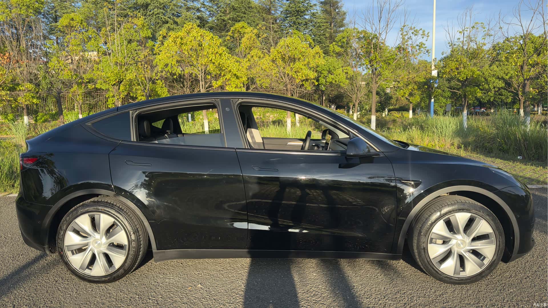Tesla Model Y, 2023 9