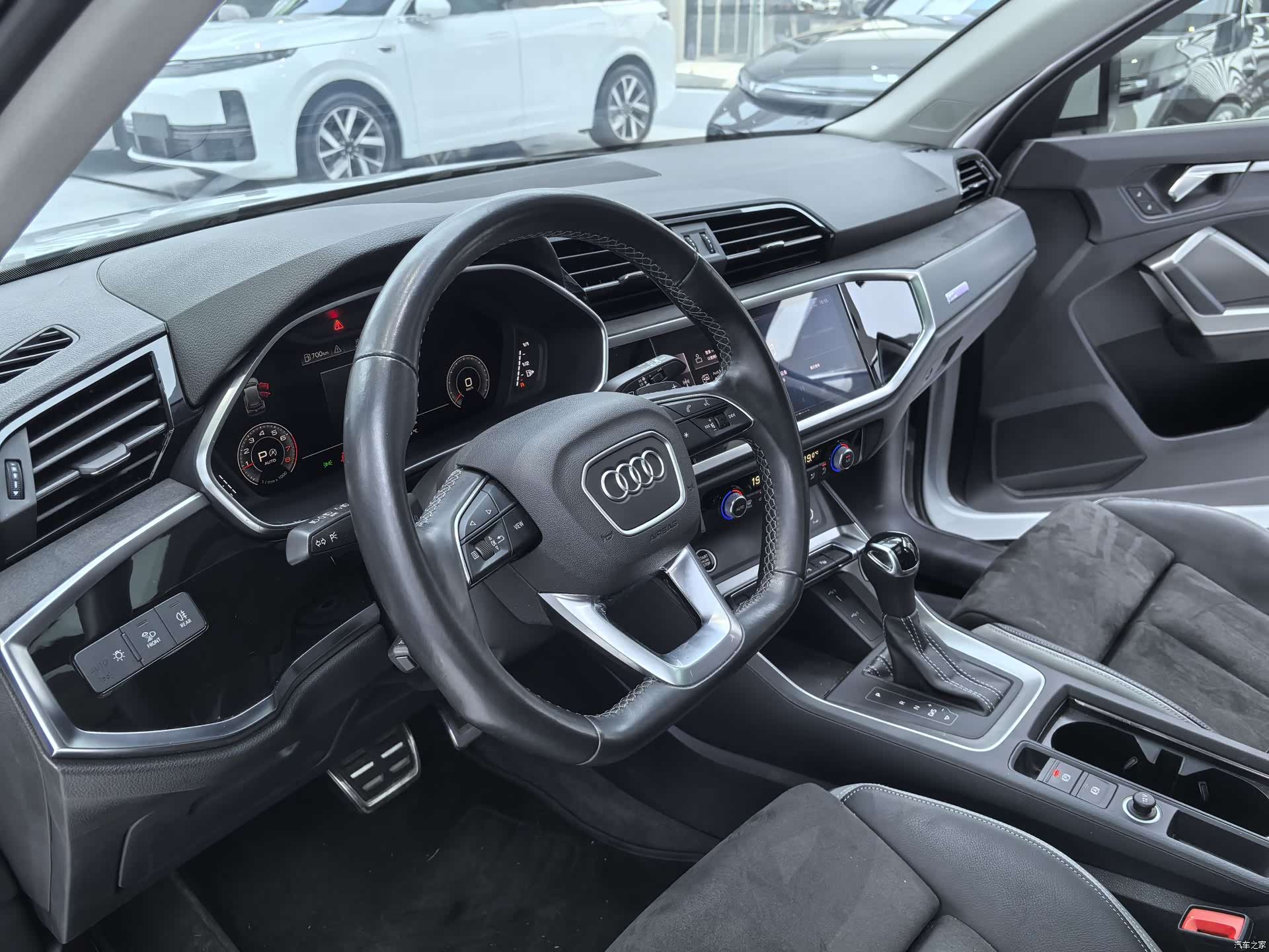 Audi Q3, 2022 6