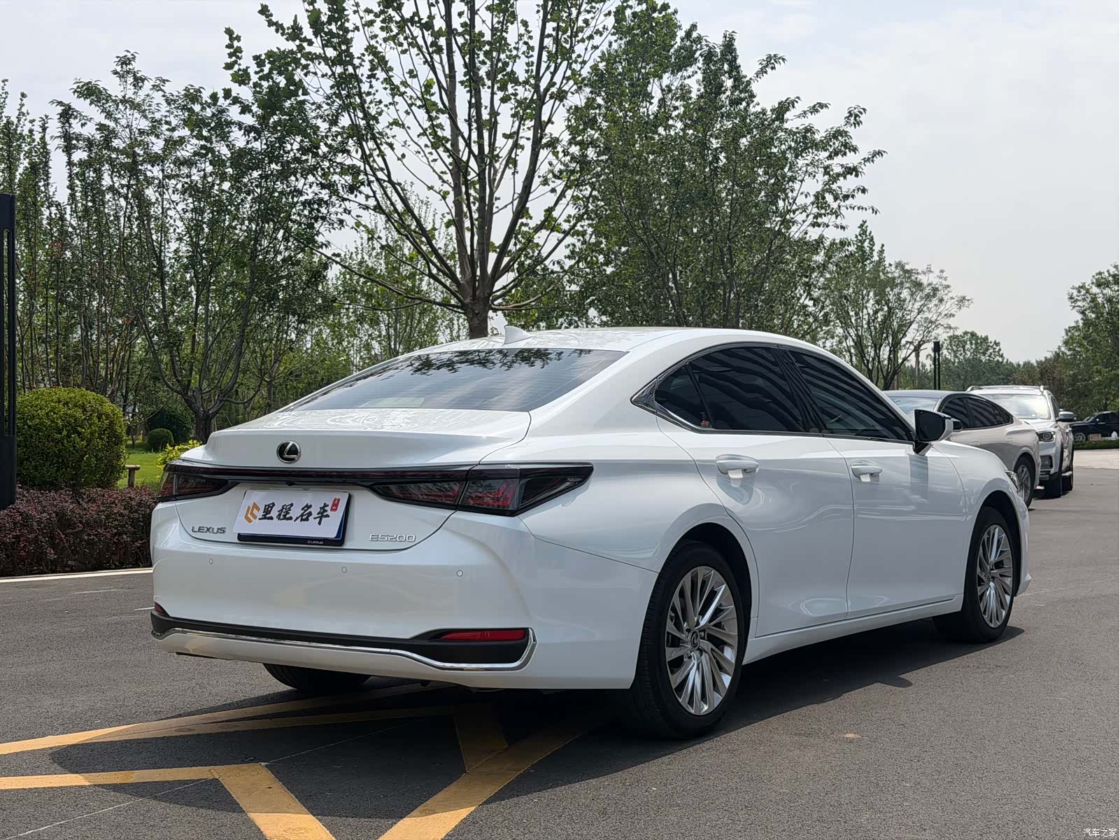 Lexus ES, 2026 все фото