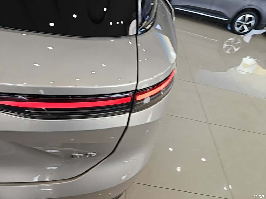 NIO ES8, 2023 8