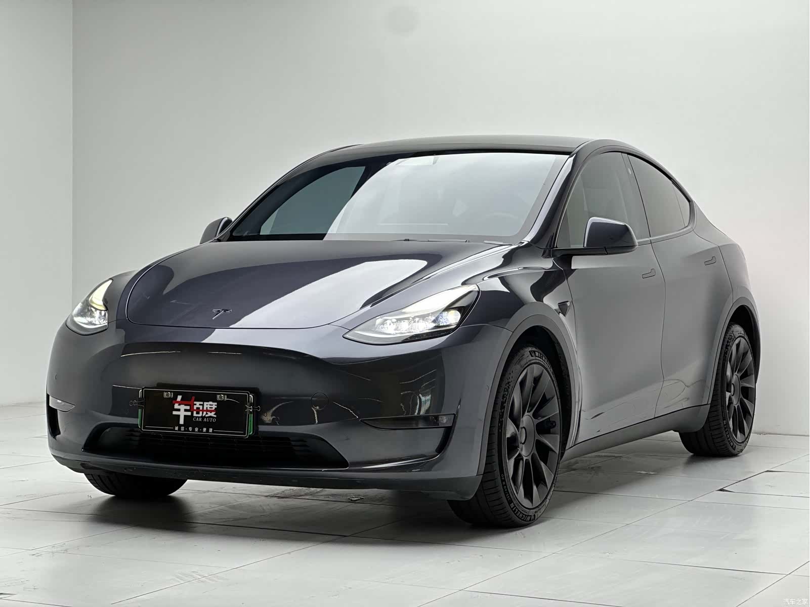 Tesla Model Y, 2021 1