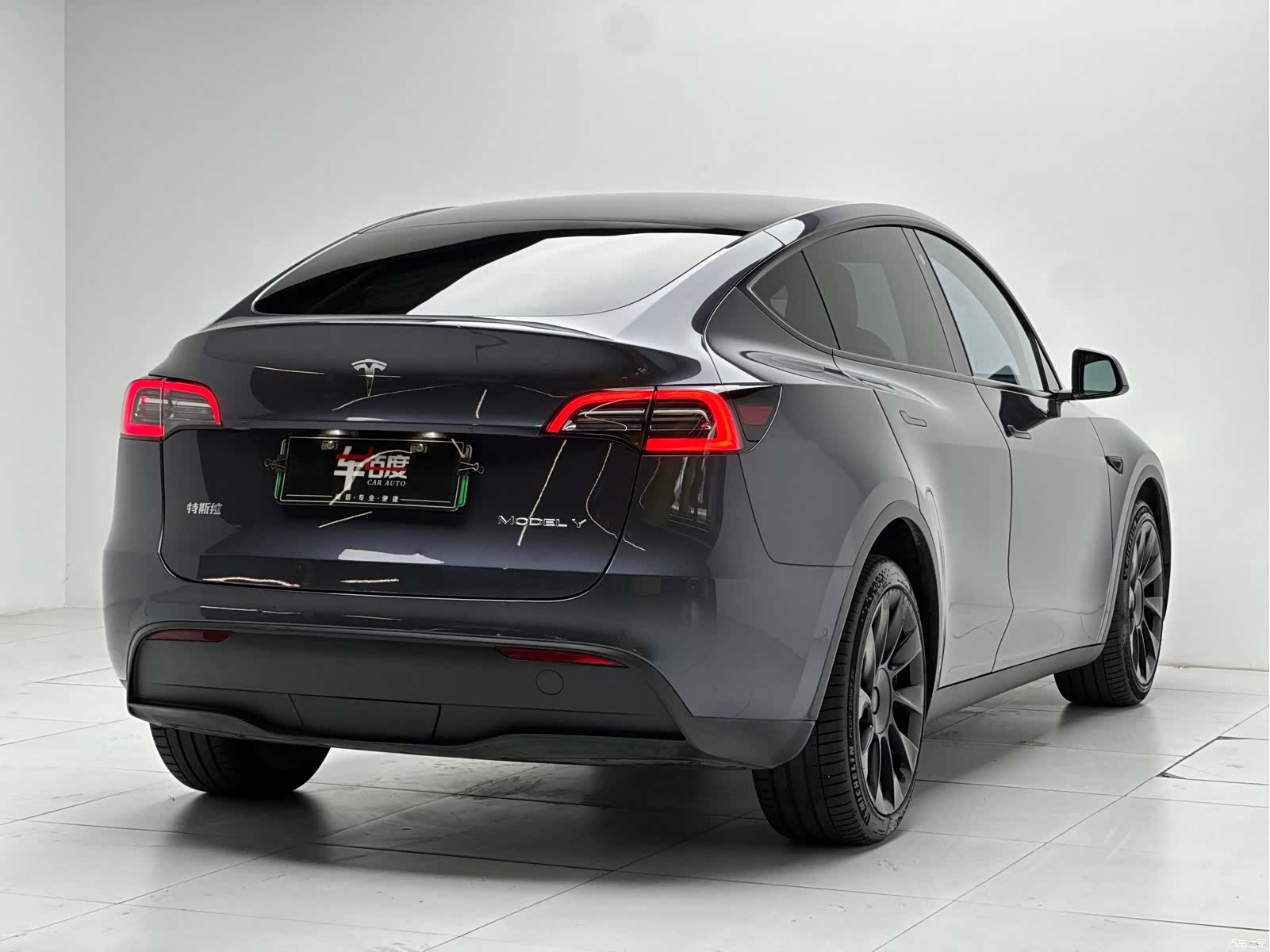 Tesla Model Y, 2021 4