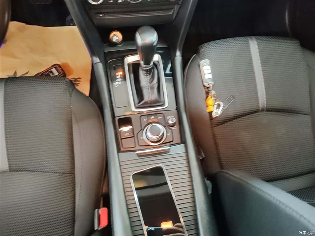 Mazda Mazda3, 2017 14