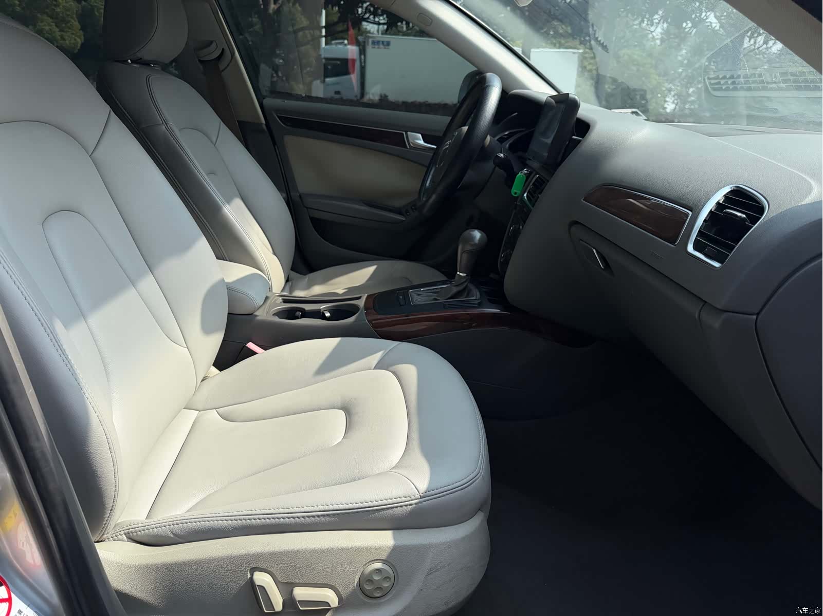 Audi A4L, 2012 9