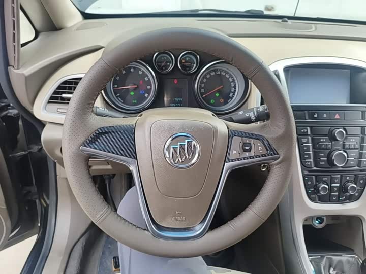Buick Excelle GT 2013 GT 1.6L МКПП jin qu ban