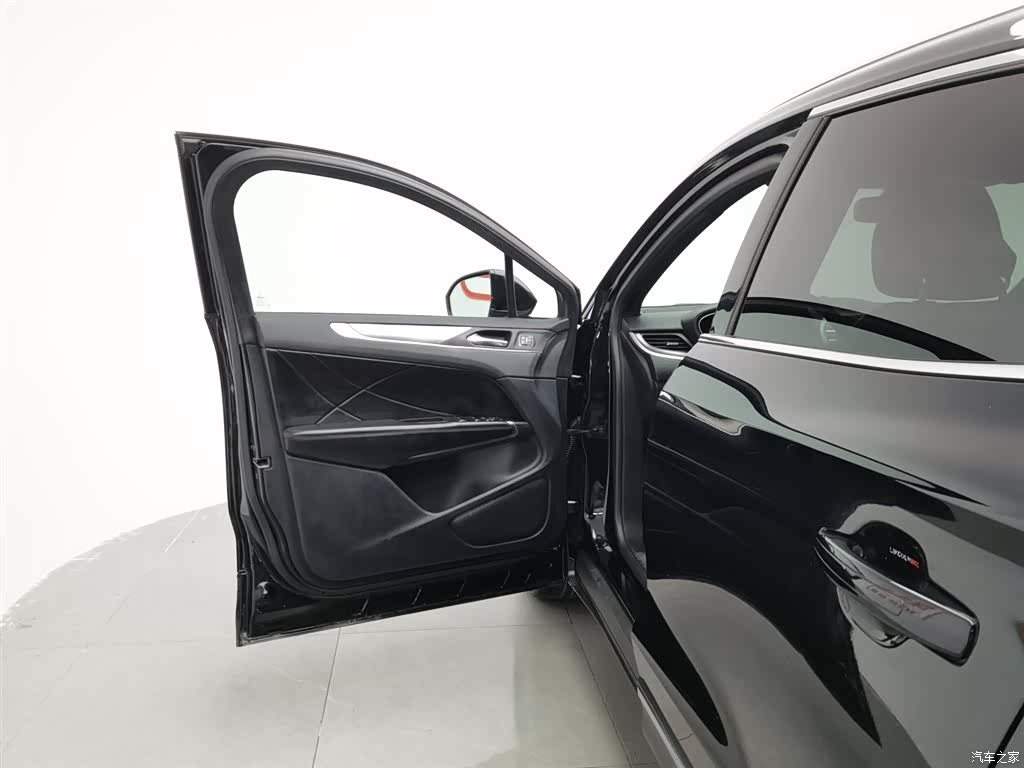 Lincoln MKC, 2018 8