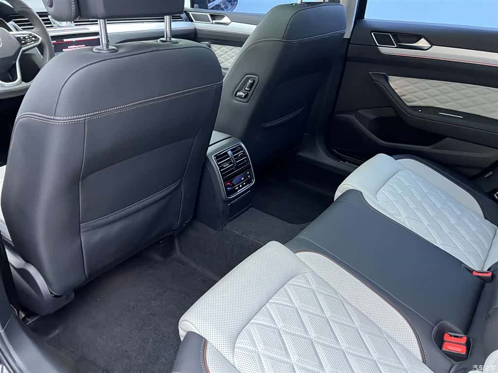Volkswagen Magotan, 2024 20