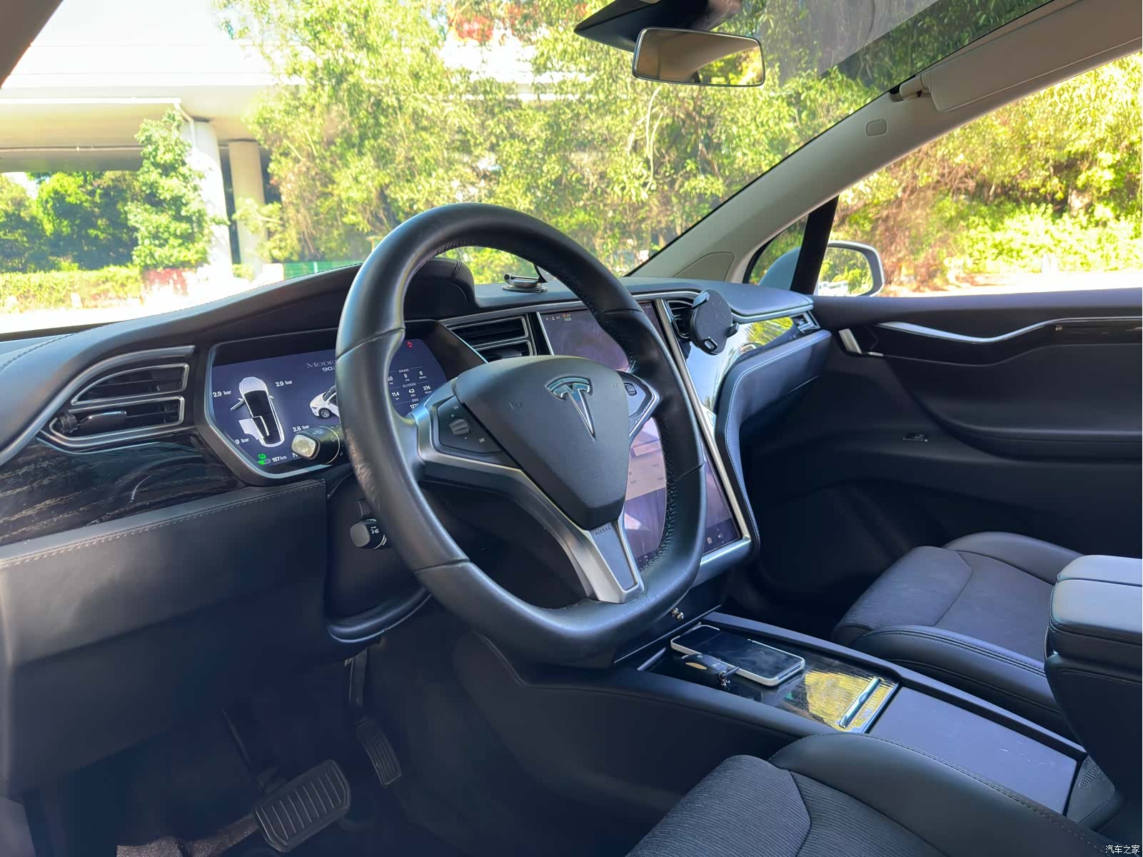 Tesla Model X, 2017 12