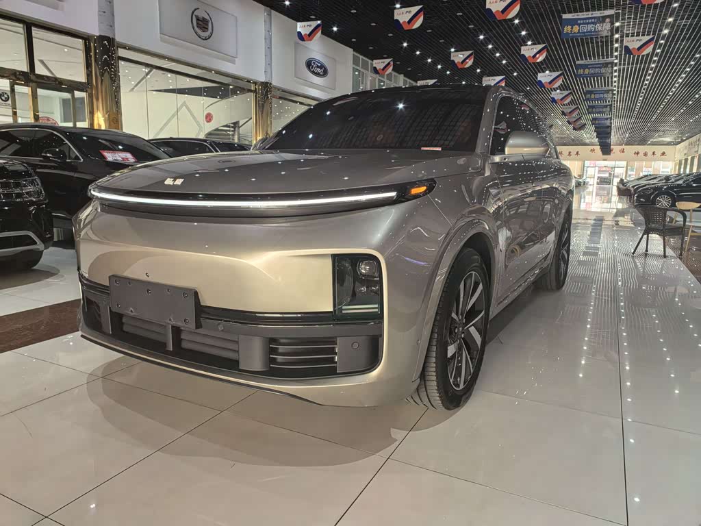 Li Auto L8
