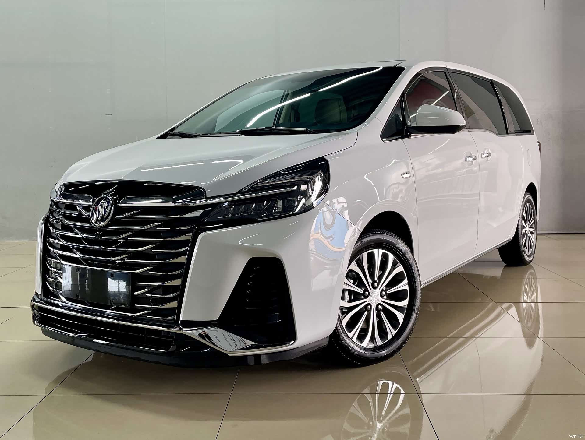 Buick GL8, 2025 3
