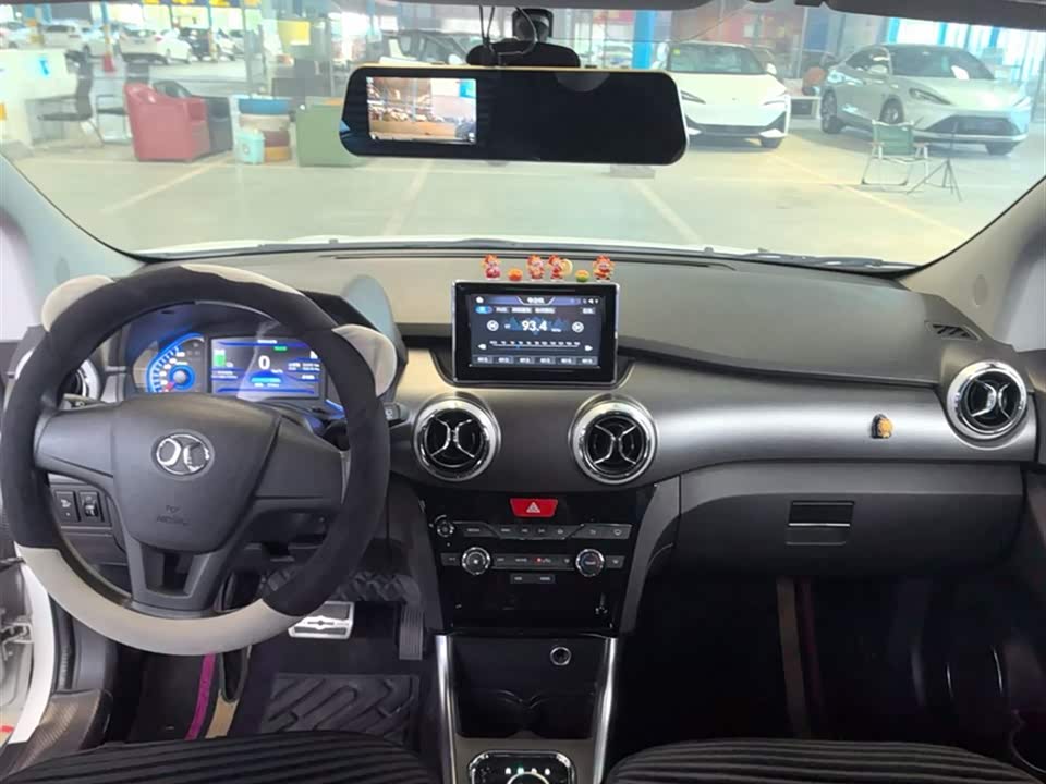 BAIC EC5