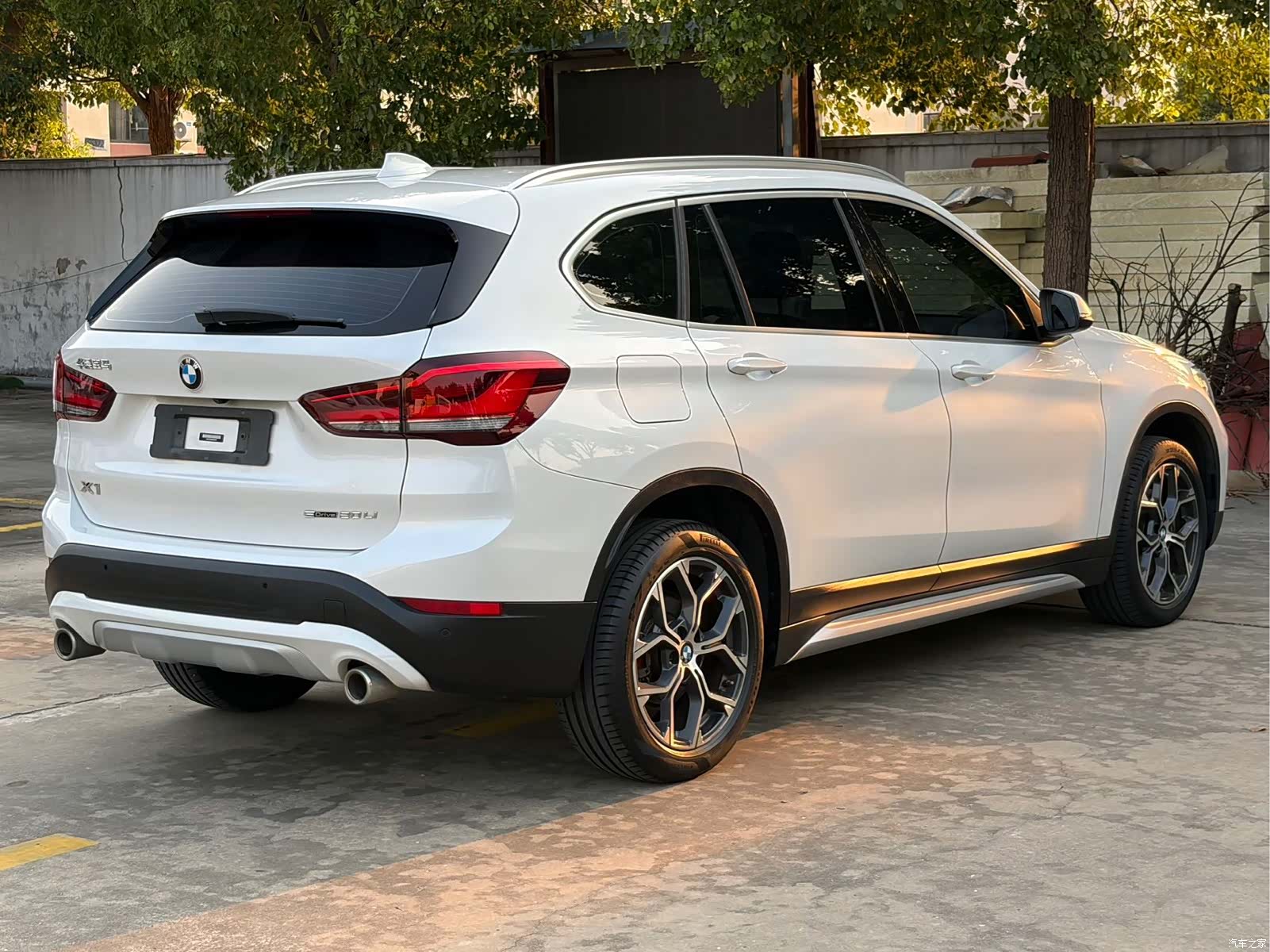 BMW X1, 2022 все фото