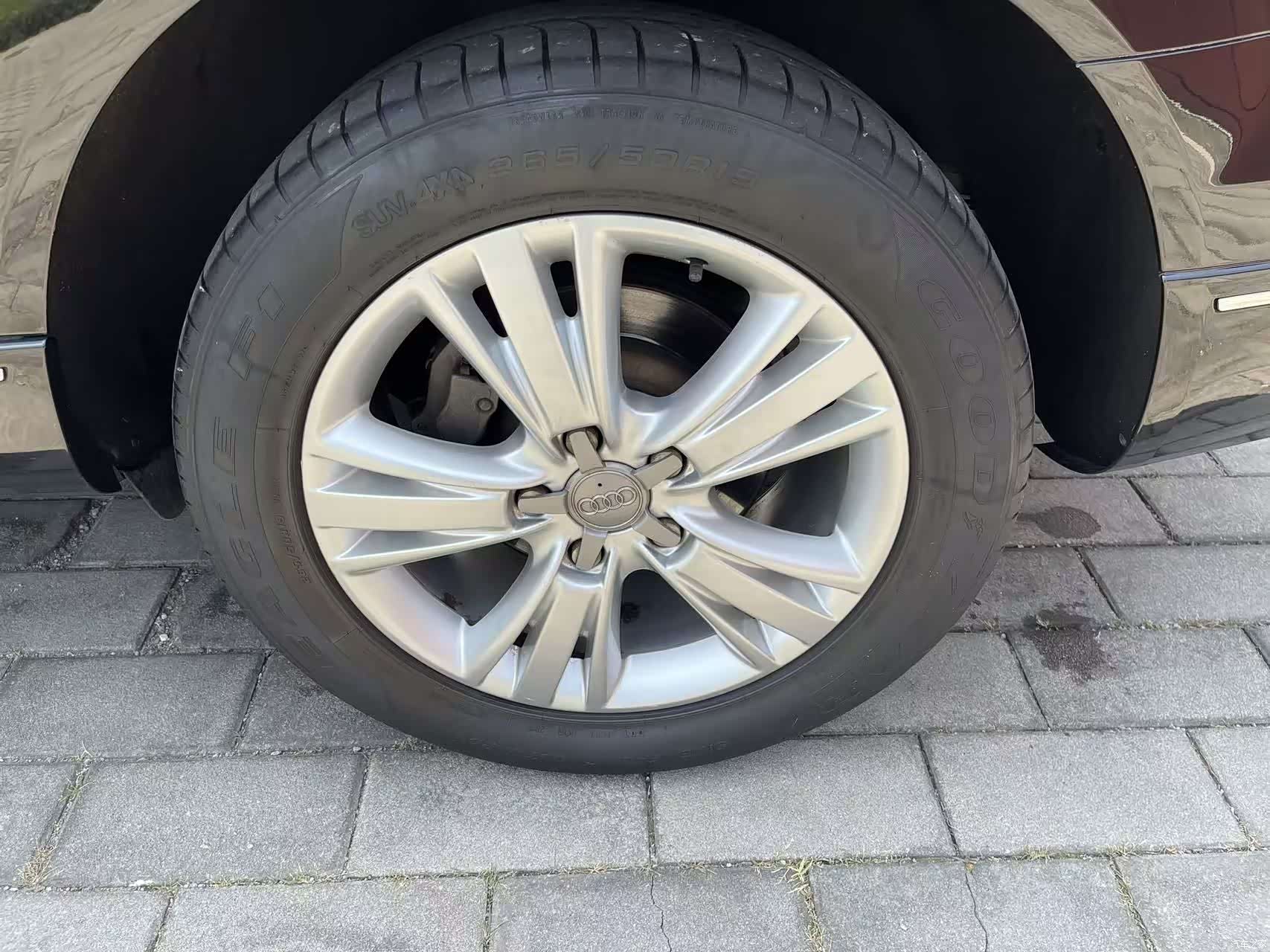 Audi Q7, 2012 11