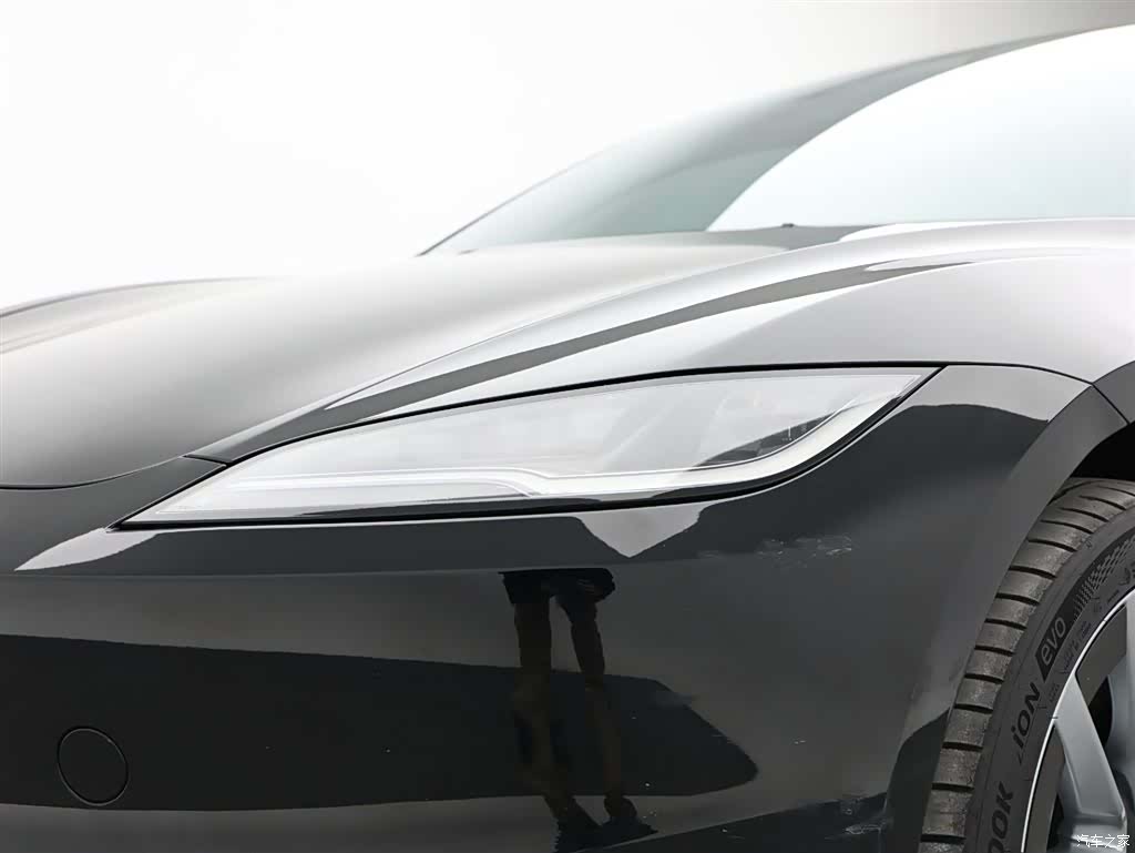 Tesla Model 3, 2024 18