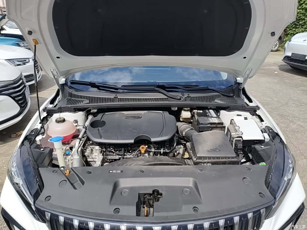 Geely Binray, 2025 16