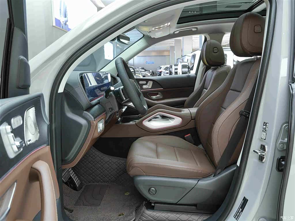 Mercedes-Benz GLS, 2025 11