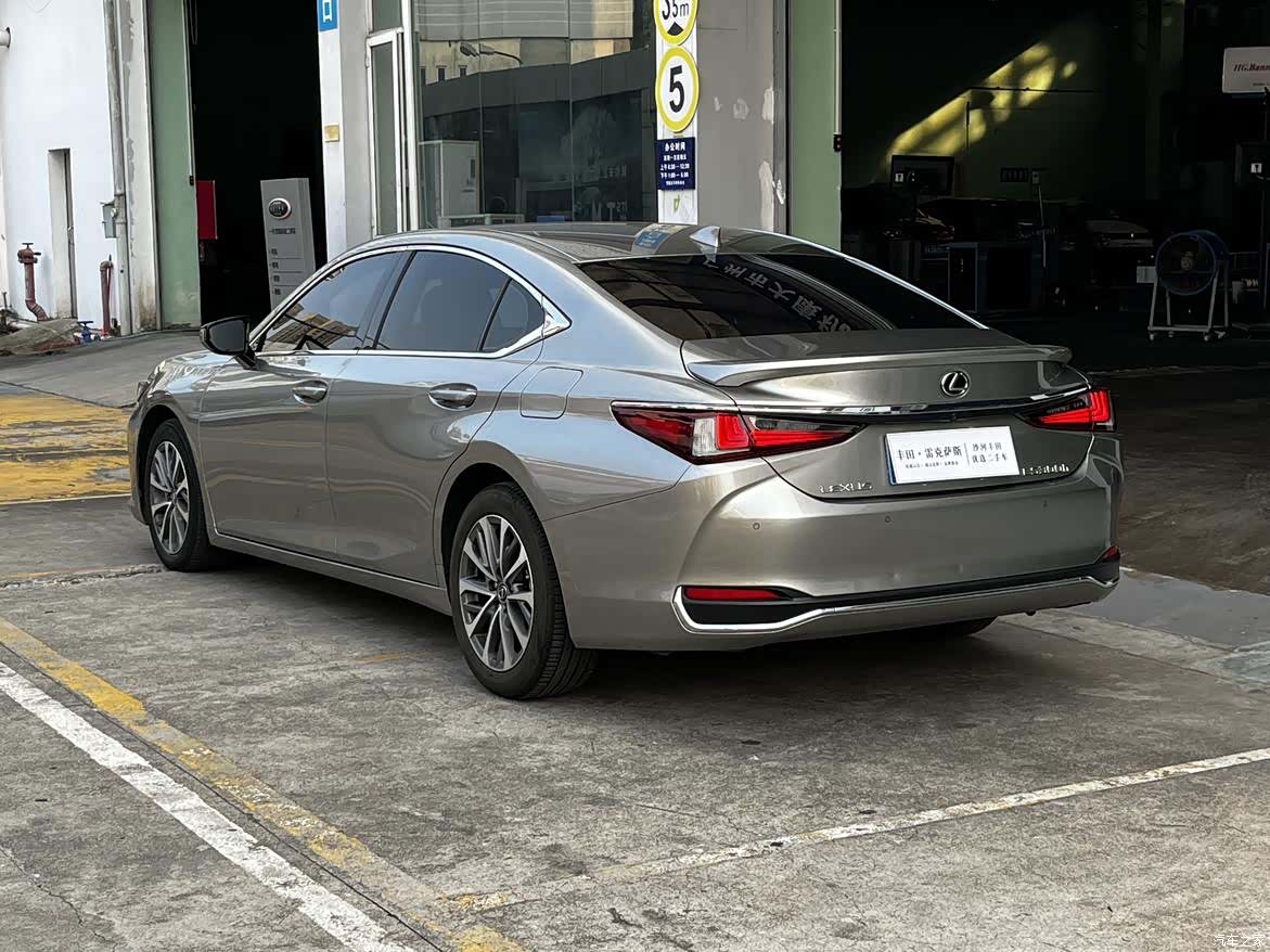 Lexus ES, 2023 8