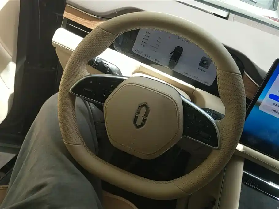 AITO Ask the world M7