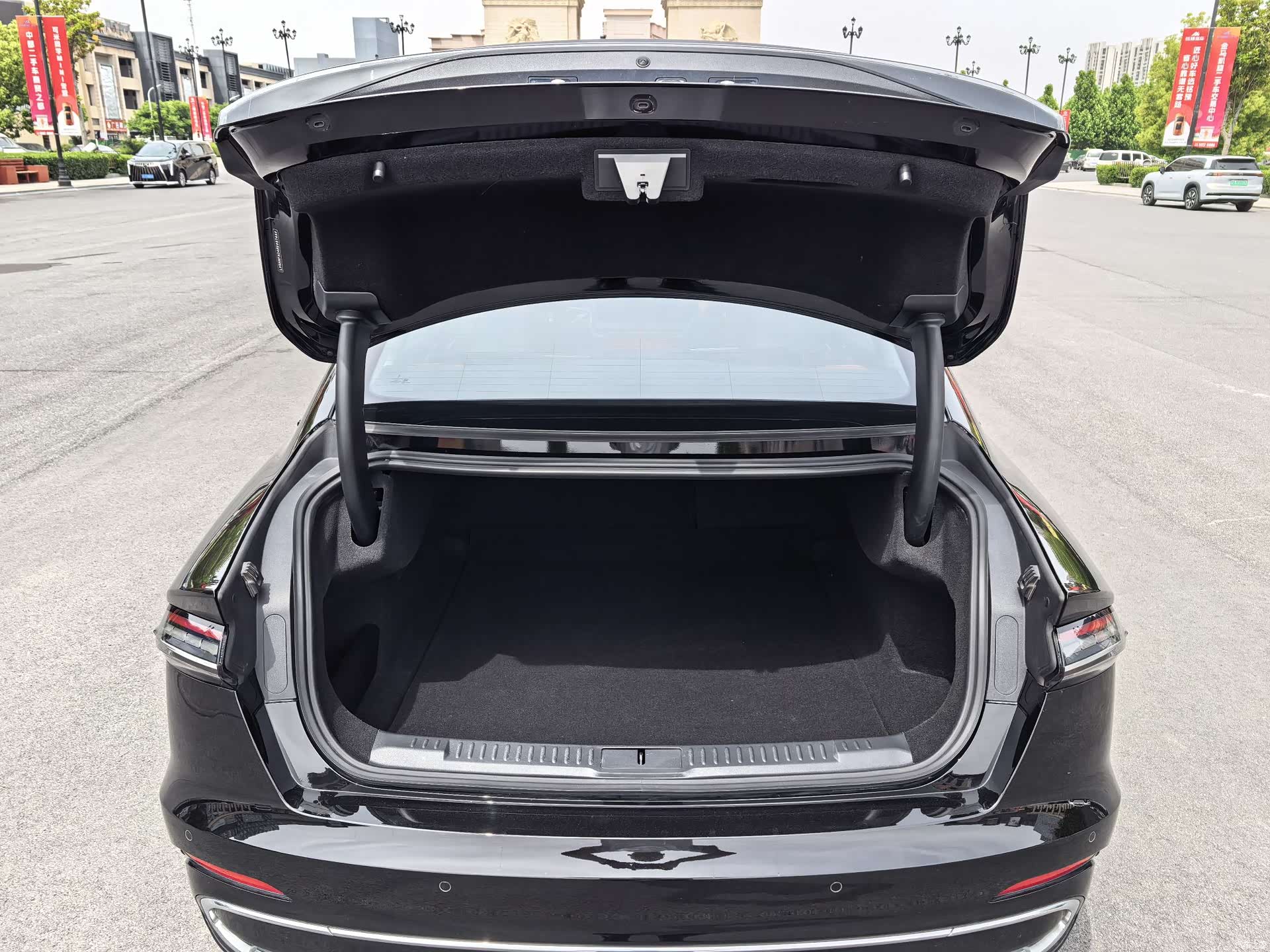 Lincoln Z, 2025 12