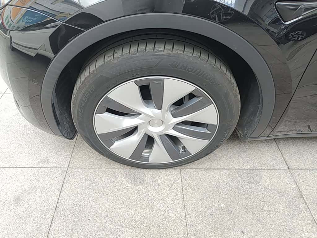 Tesla Model Y, 2022 23