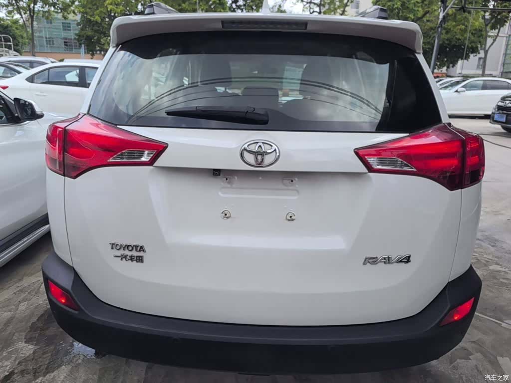 Toyota RAV4, 2015 6