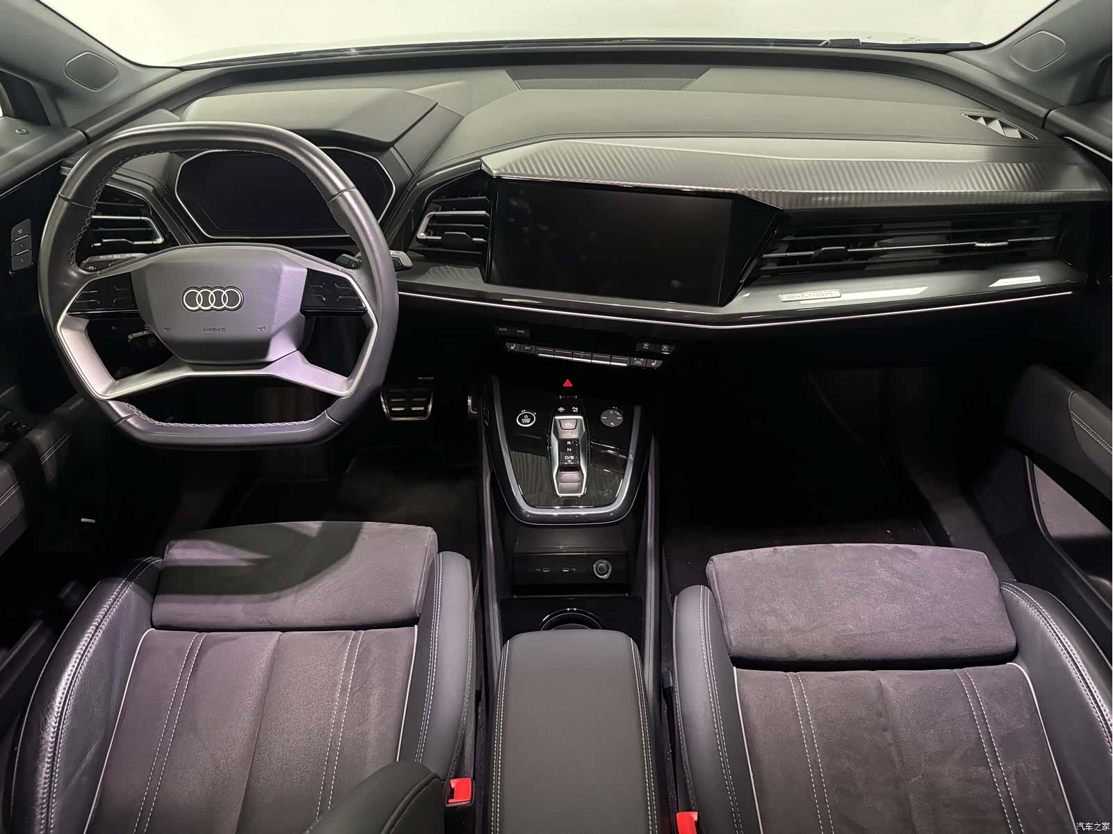 Audi Q4 e-tron, 2022 8