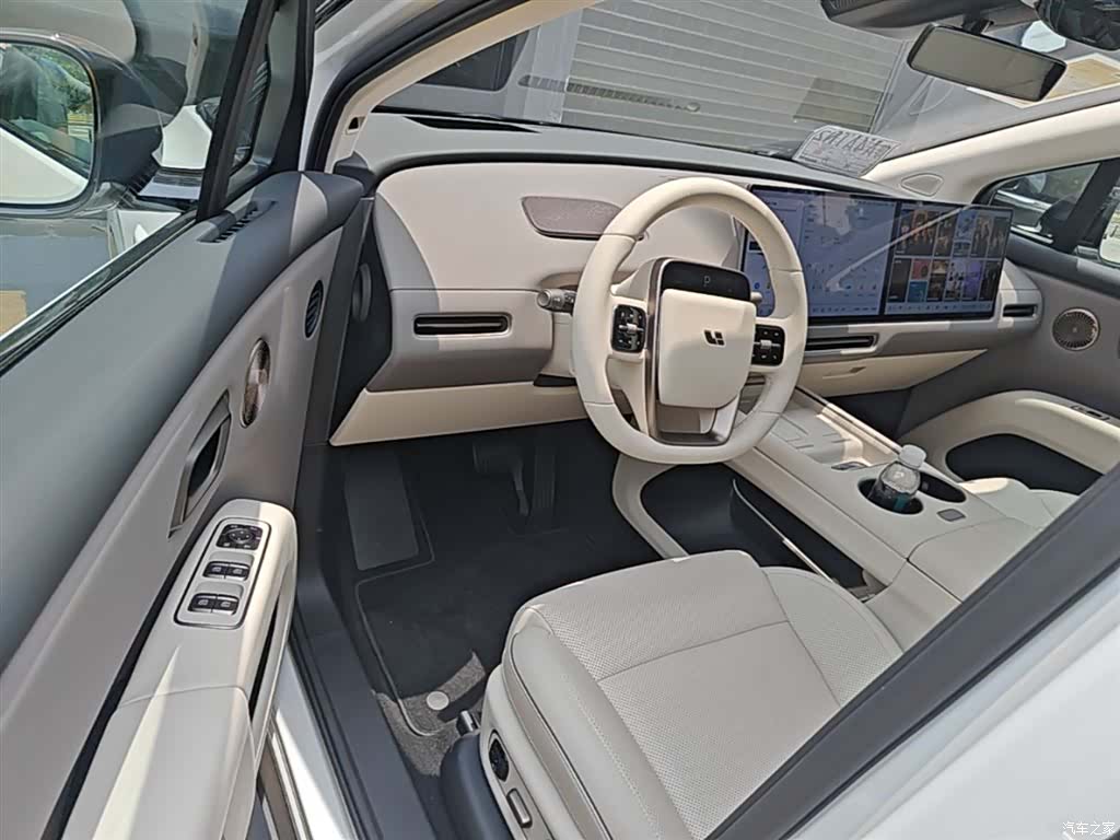 Li Auto i8, 2026 16