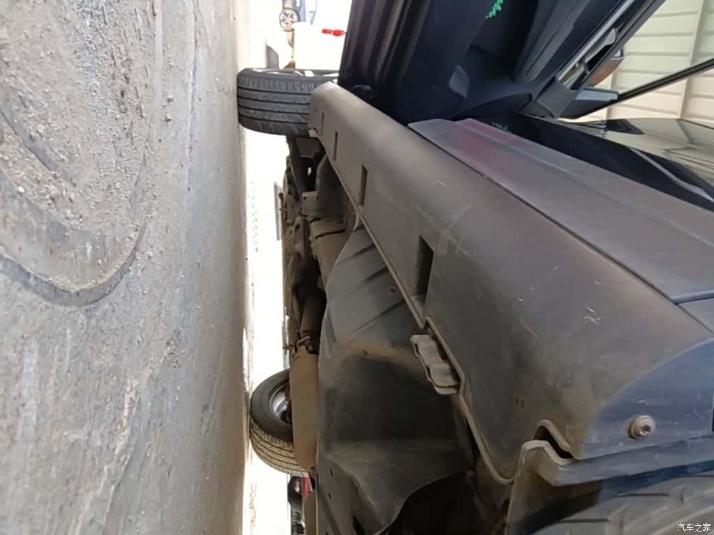 DongFeng AX7, 2017 22