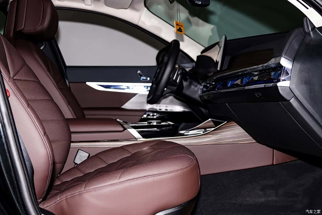 BMW 7 Series, 2025 19