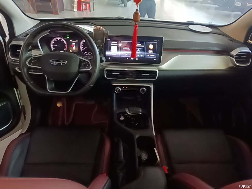 Geely Coolray, 2022 10