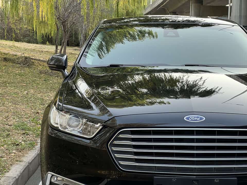 Ford Taurus