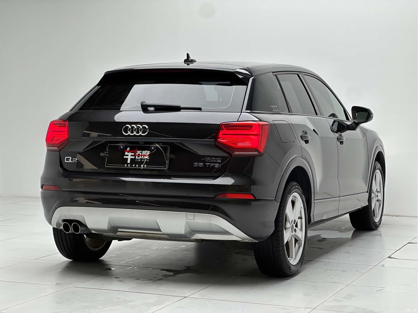 Audi Q2L, 2019 4