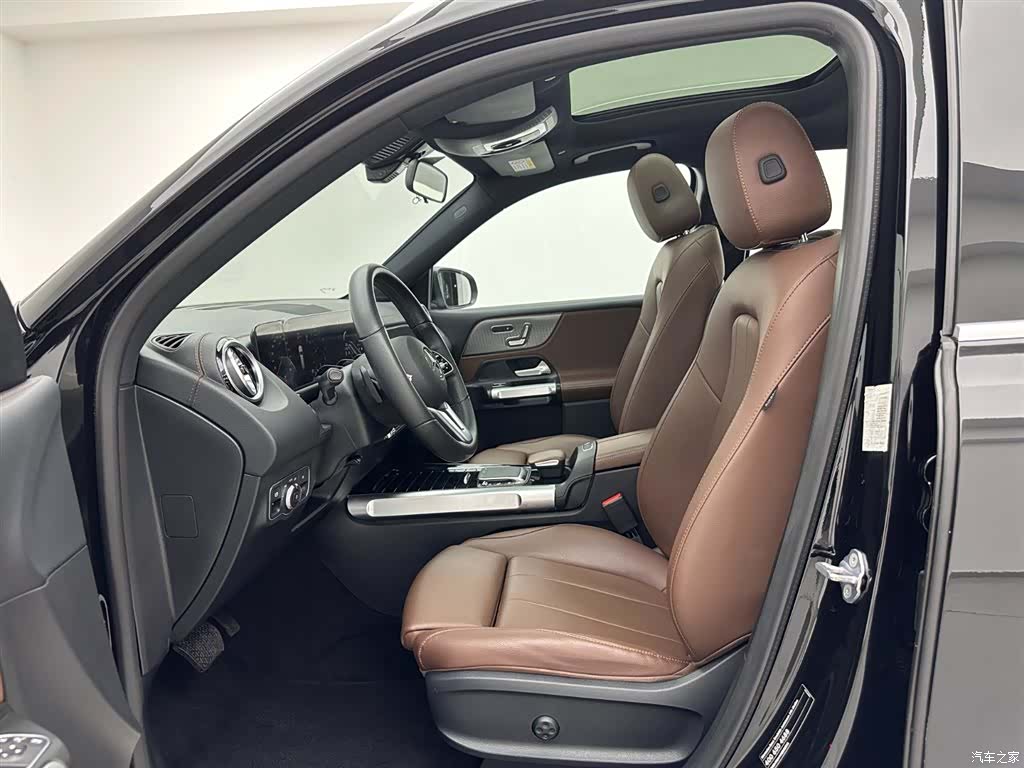 Mercedes-Benz GLB, 2023 18