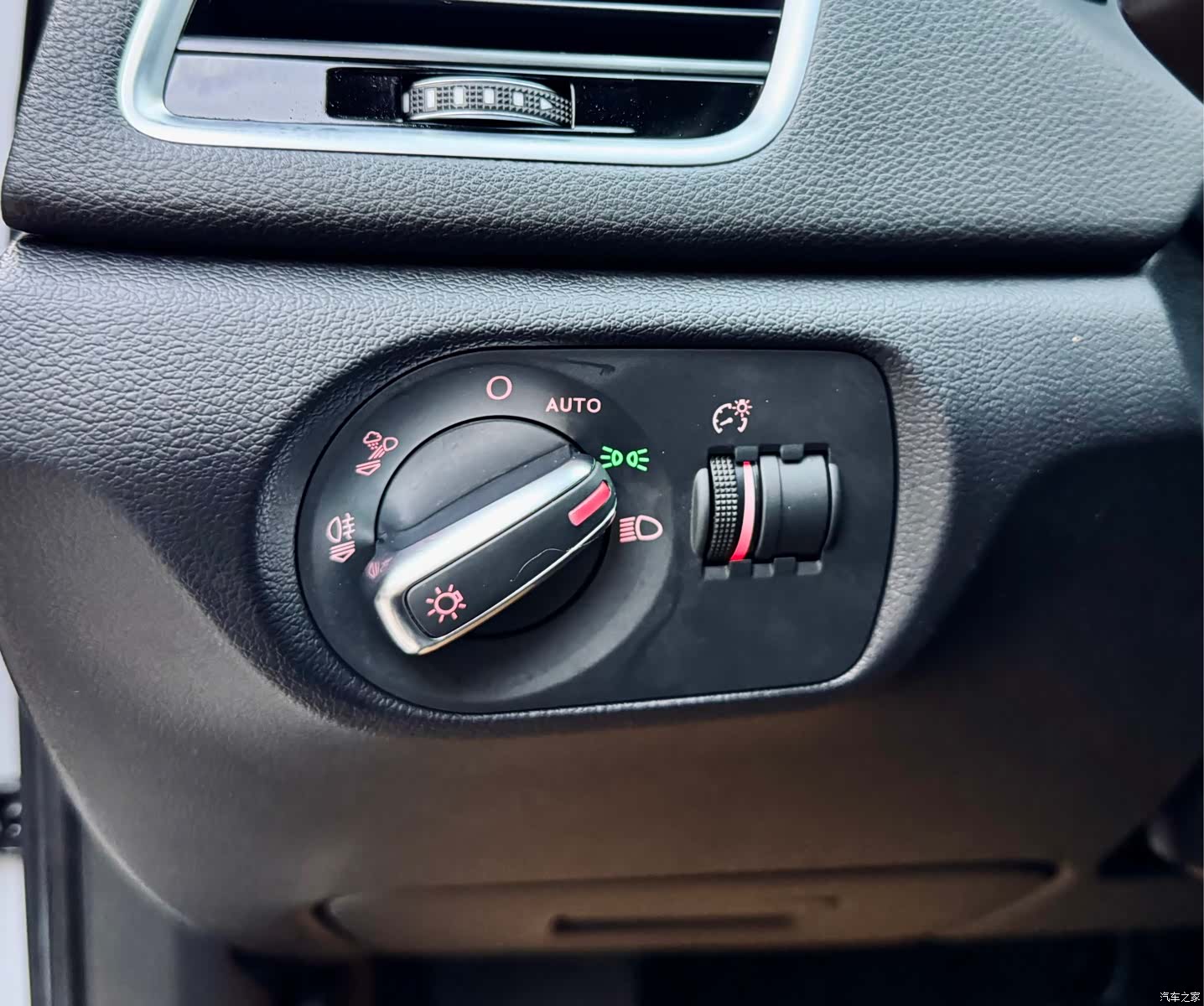 Audi Q3, 2018 13
