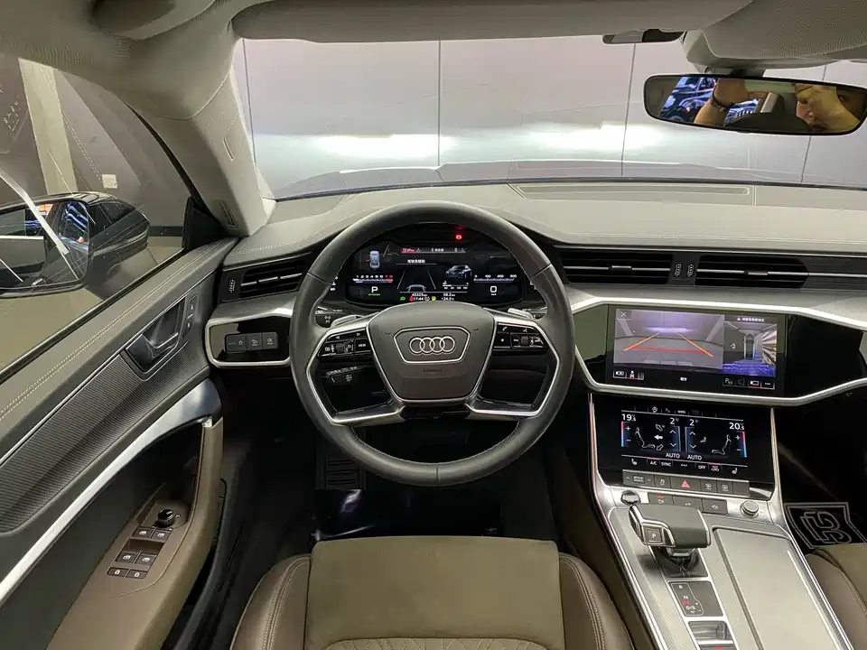 Audi A7L