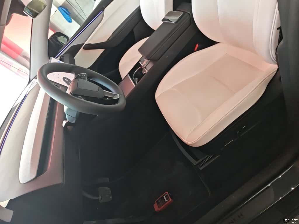 Tesla Model Y, 2025 15