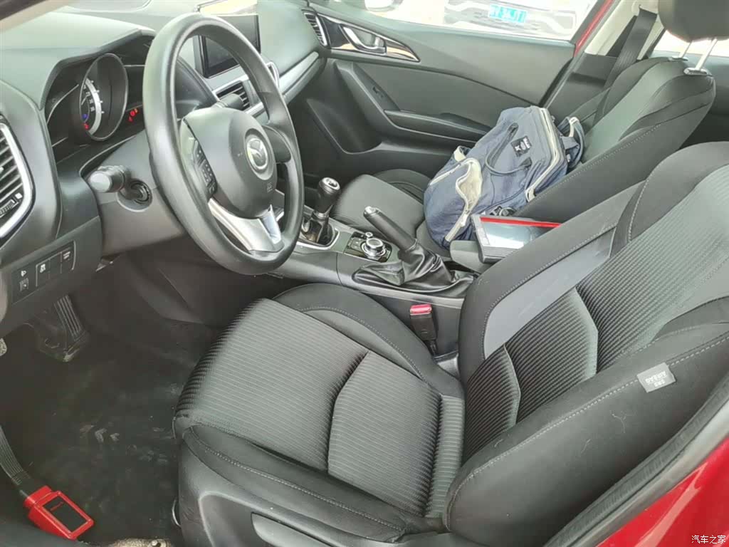 Mazda Mazda3, 2015 15