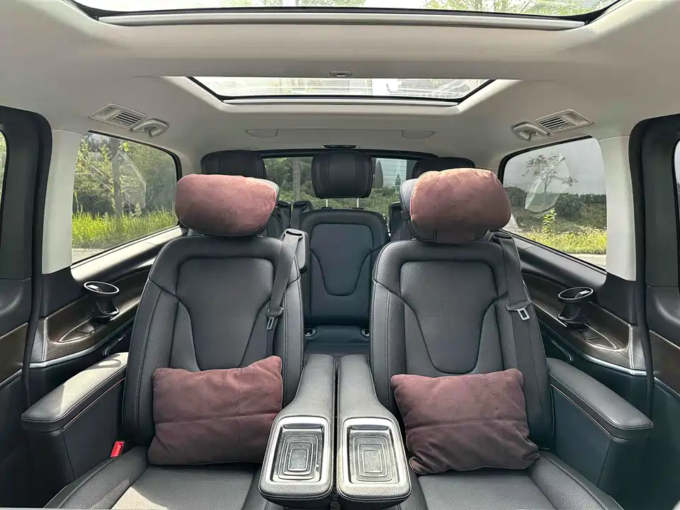 Mercedes-Benz V-class