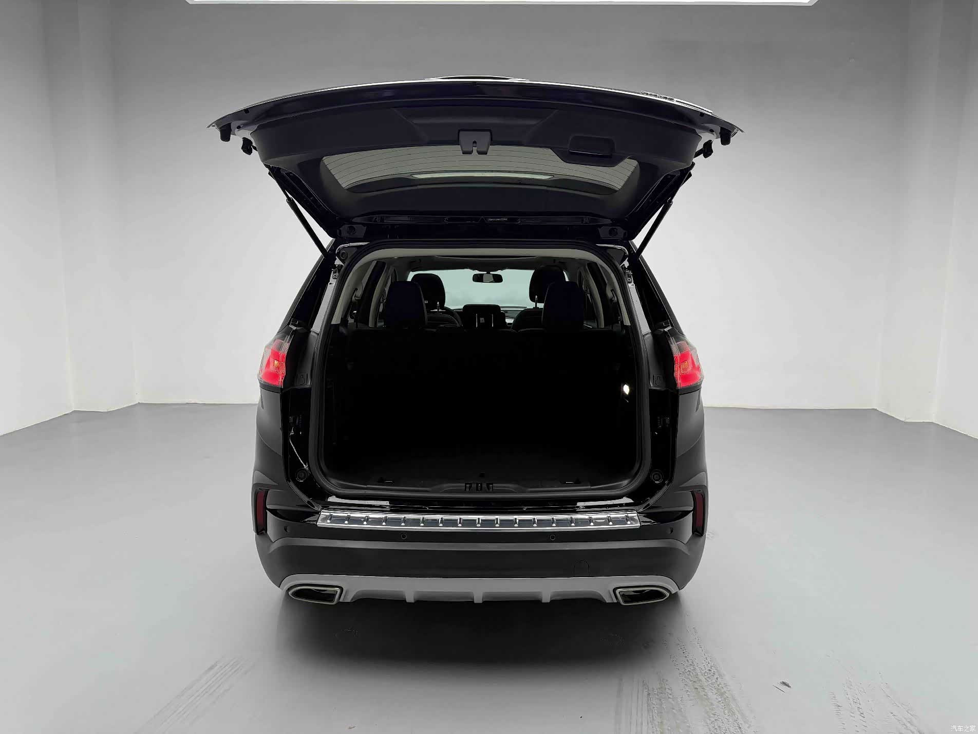 Ford Edge, 2022 13
