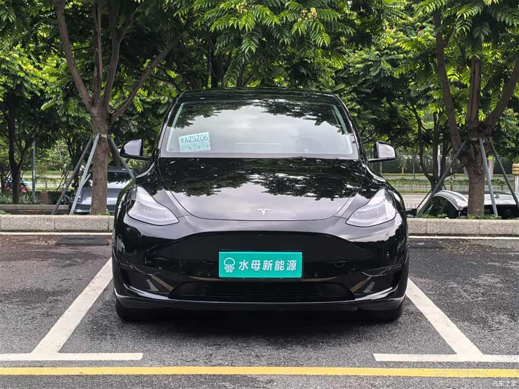 Tesla Model Y, 2022 2