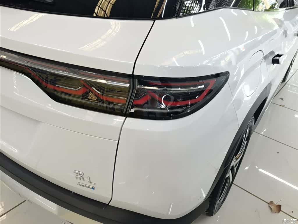 BYD Song, 2025 8