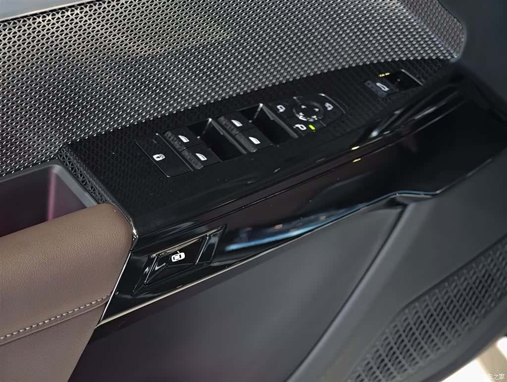 BMW 7 Series, 2025 12