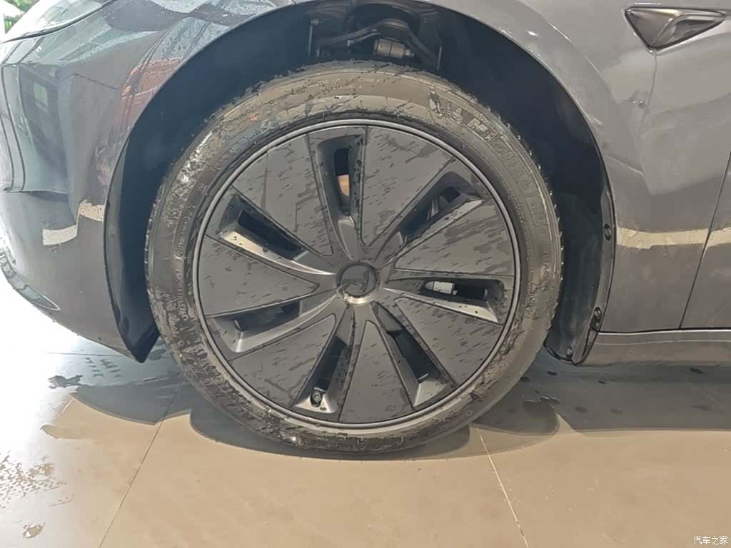 Tesla Model 3, 2024 23