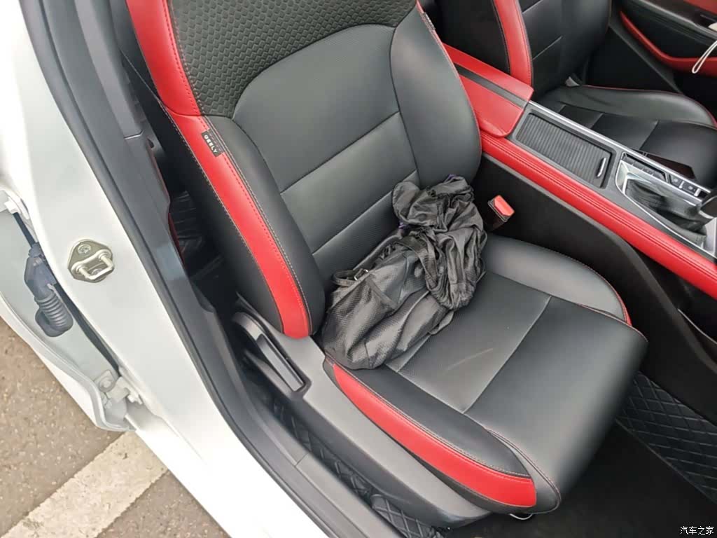 Geely Binray, 2021 25